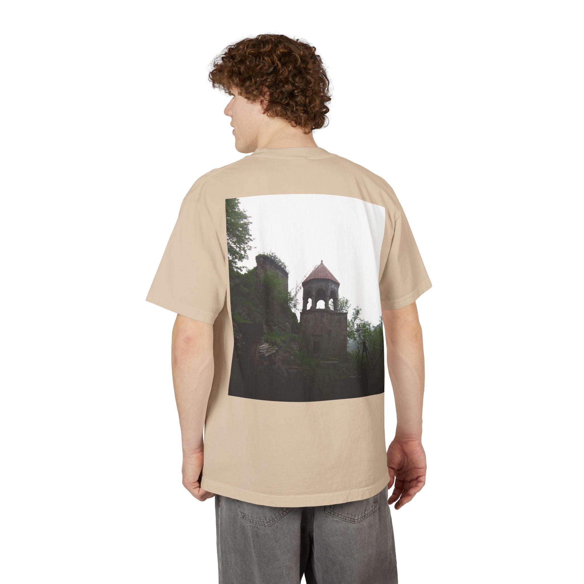 Vintage Castle Photo Graphic T-Shirt — Պահպանիր քո ինքնությունը