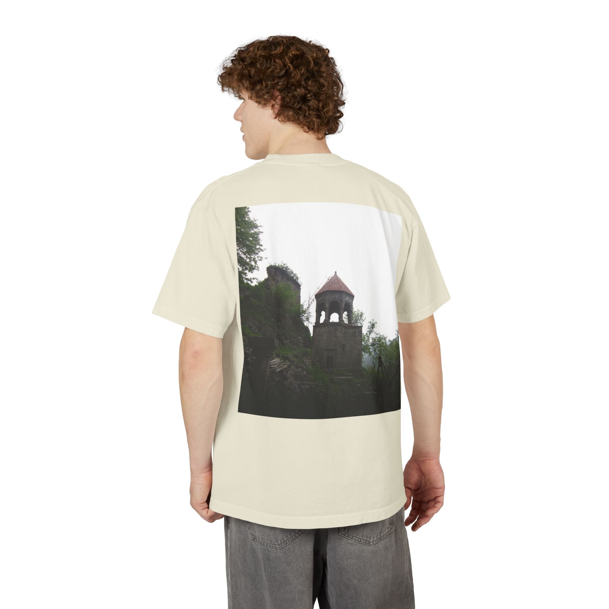 Vintage Castle Photo Graphic T-Shirt — Պահպանիր քո ինքնությունը