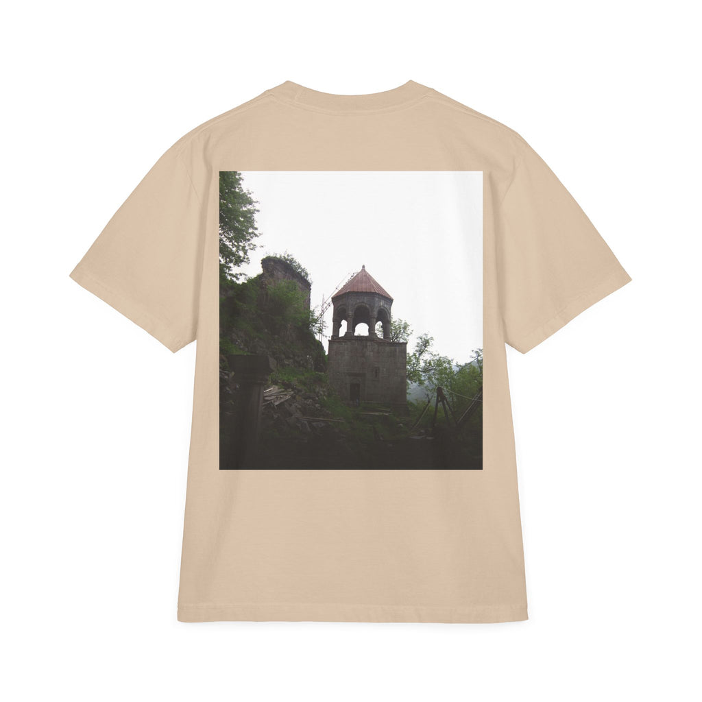 Vintage Castle Photo Graphic T-Shirt — Պահպանիր քո ինքնությունը